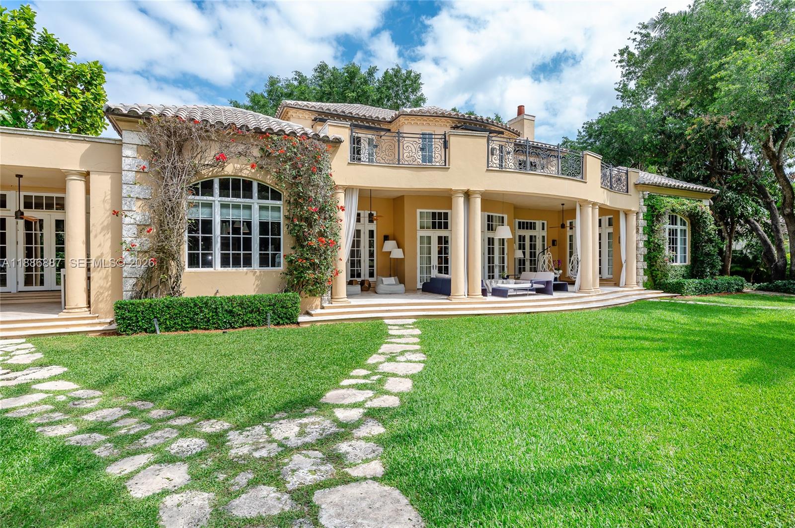 HIGH CREST - Residential