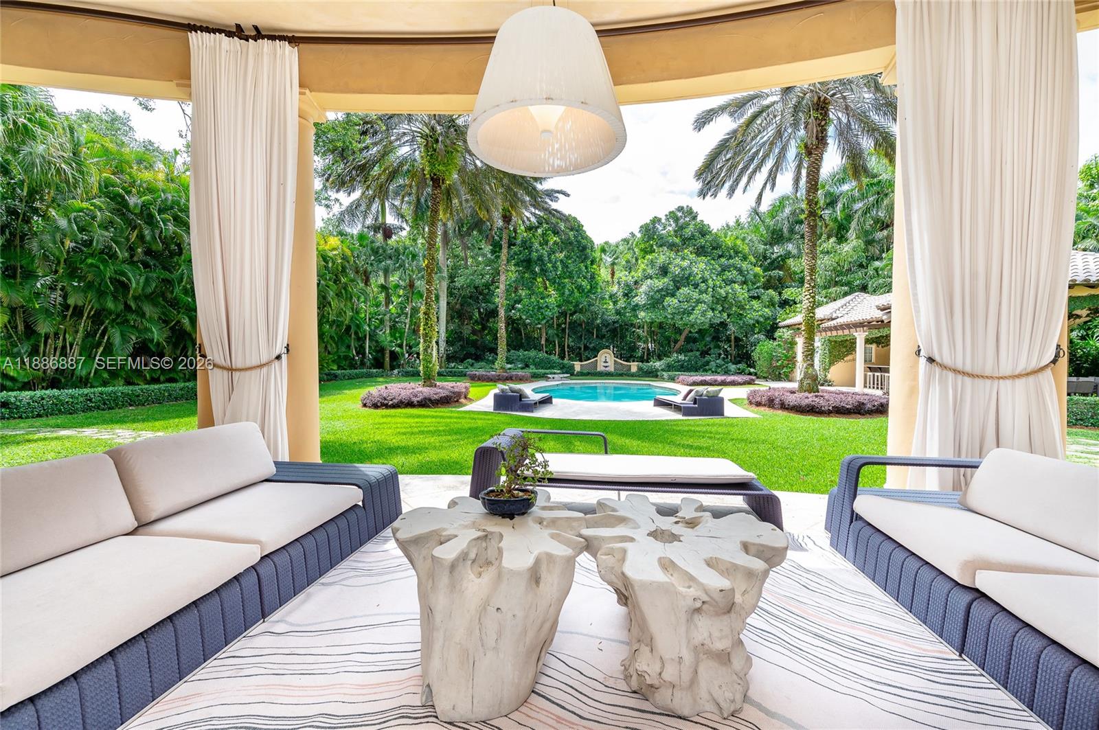 HIGH CREST - Residential