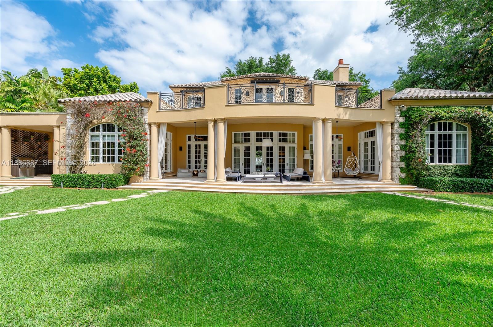 HIGH CREST - Residential