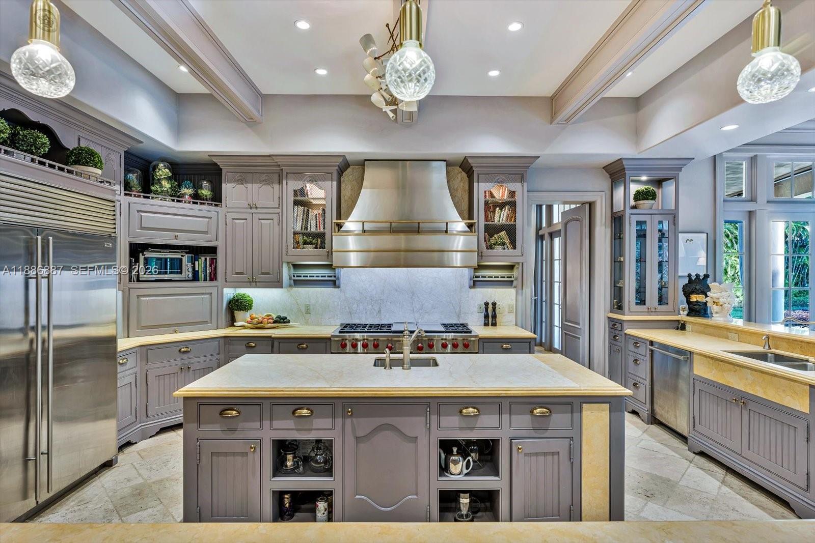 HIGH CREST - Residential