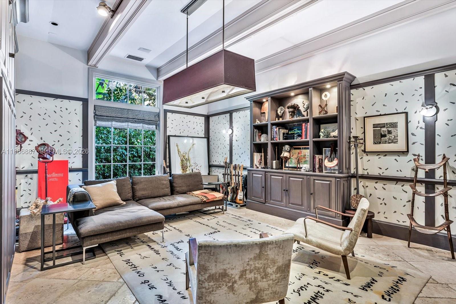 HIGH CREST - Residential