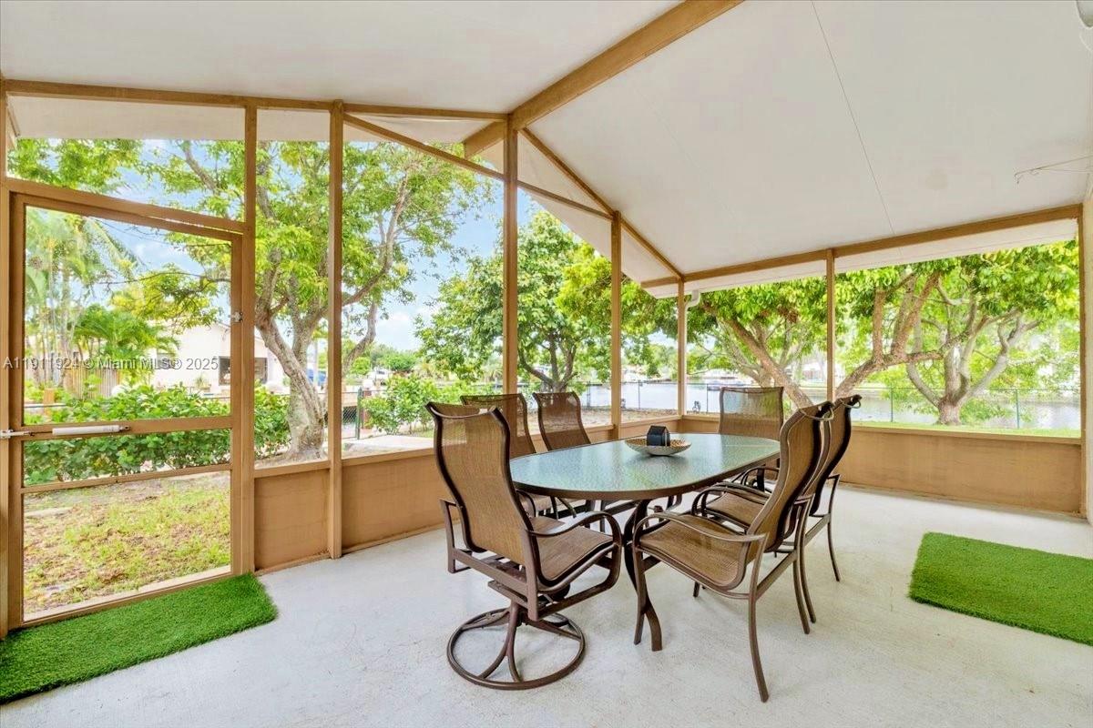 HOLLYWOOD ISLES ADD - Residential Lease