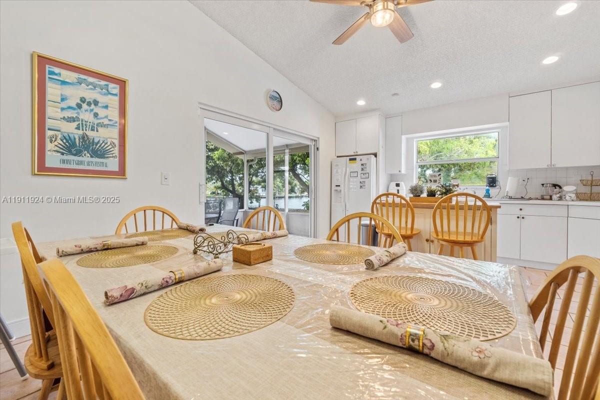 HOLLYWOOD ISLES ADD - Residential Lease