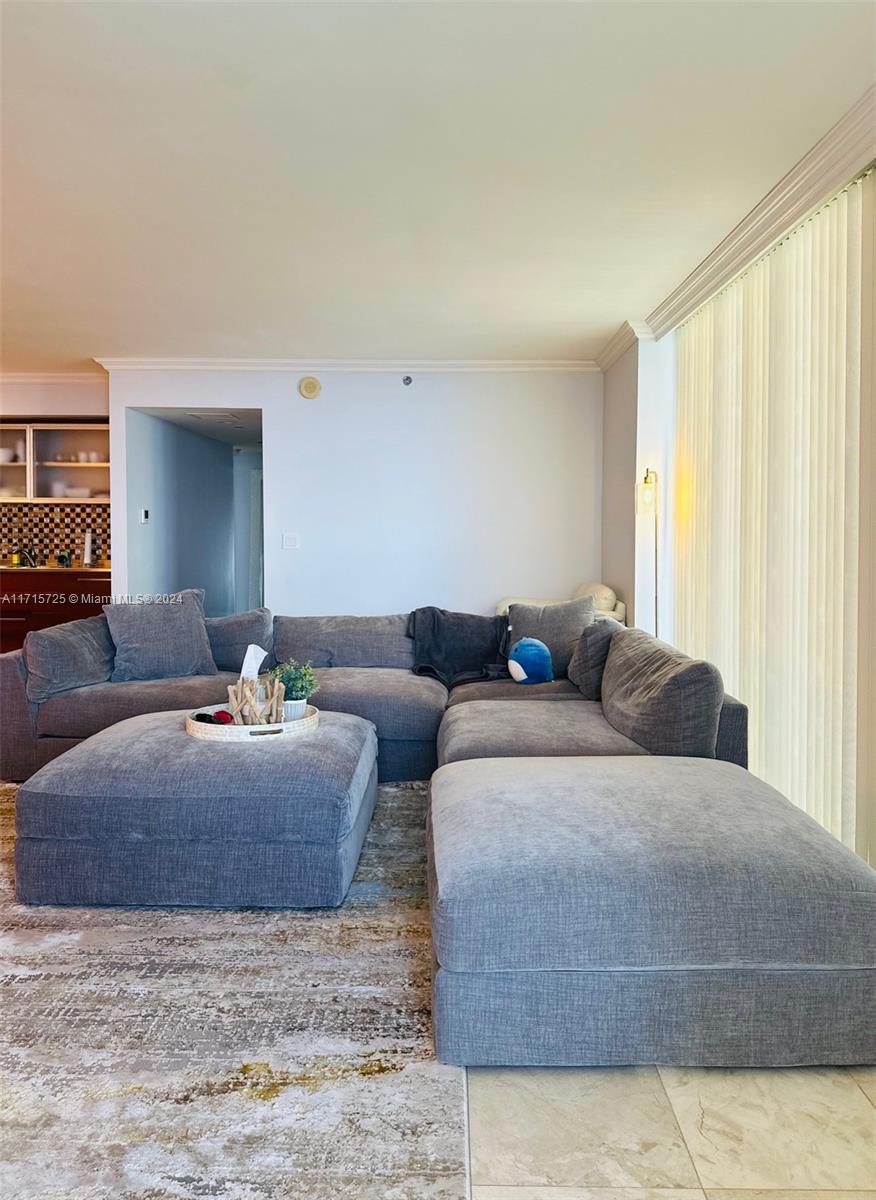 BEACH CLUB CONDO - Residential Lease