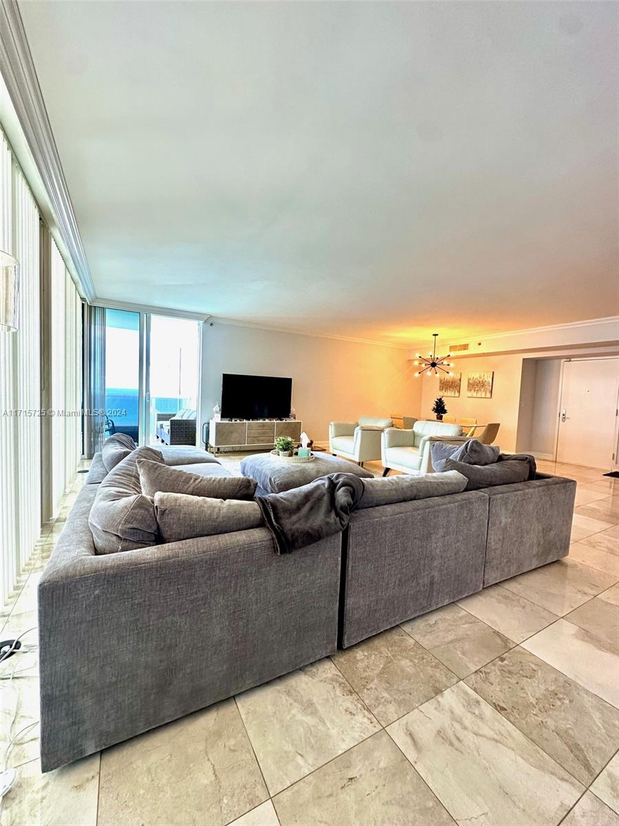 BEACH CLUB CONDO - Residential Lease