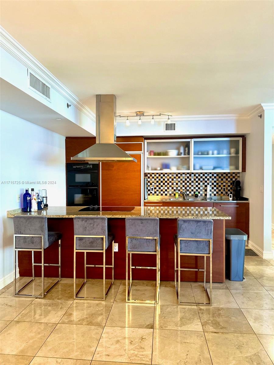 BEACH CLUB CONDO - Residential Lease