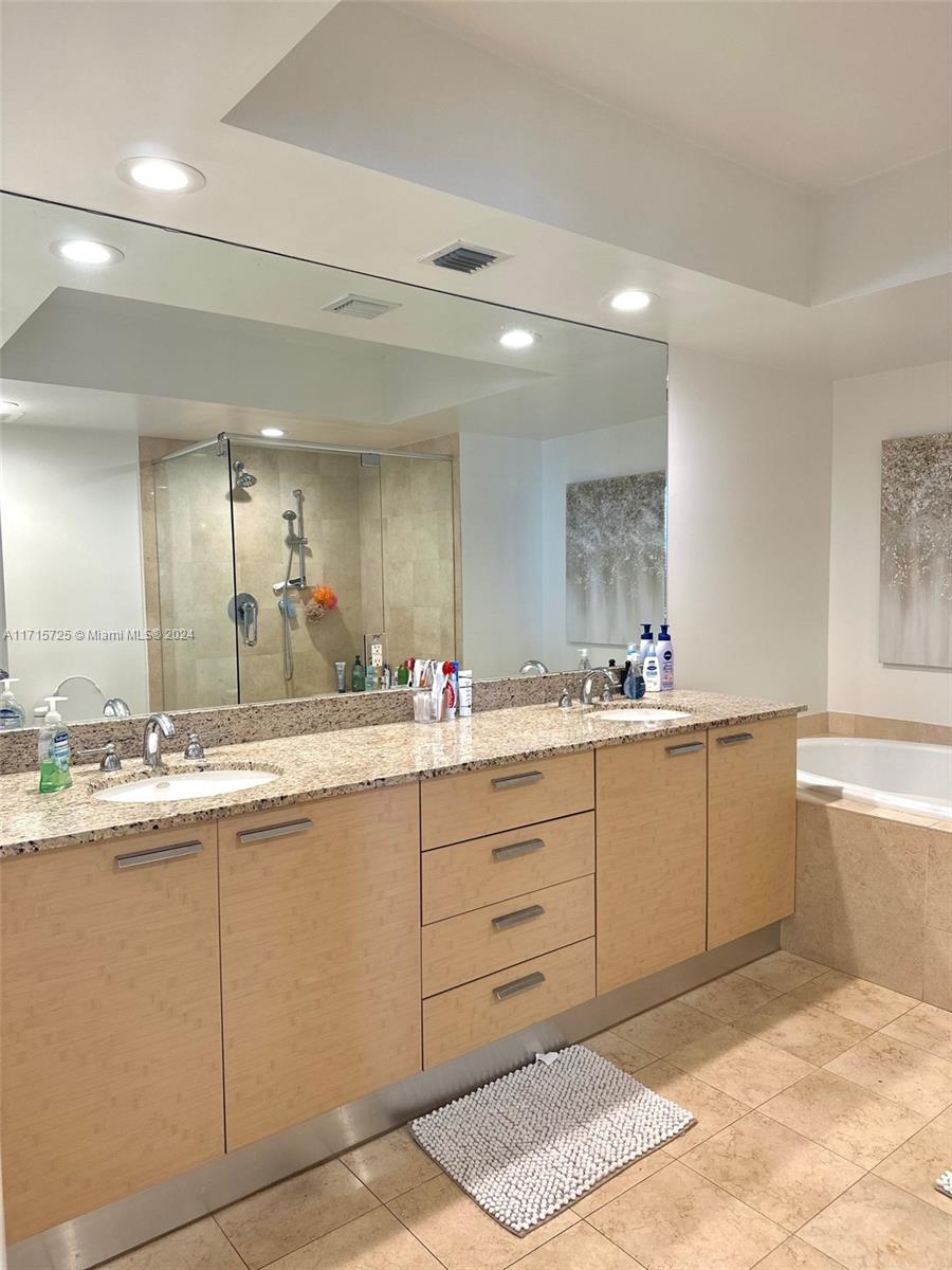 BEACH CLUB CONDO - Residential Lease