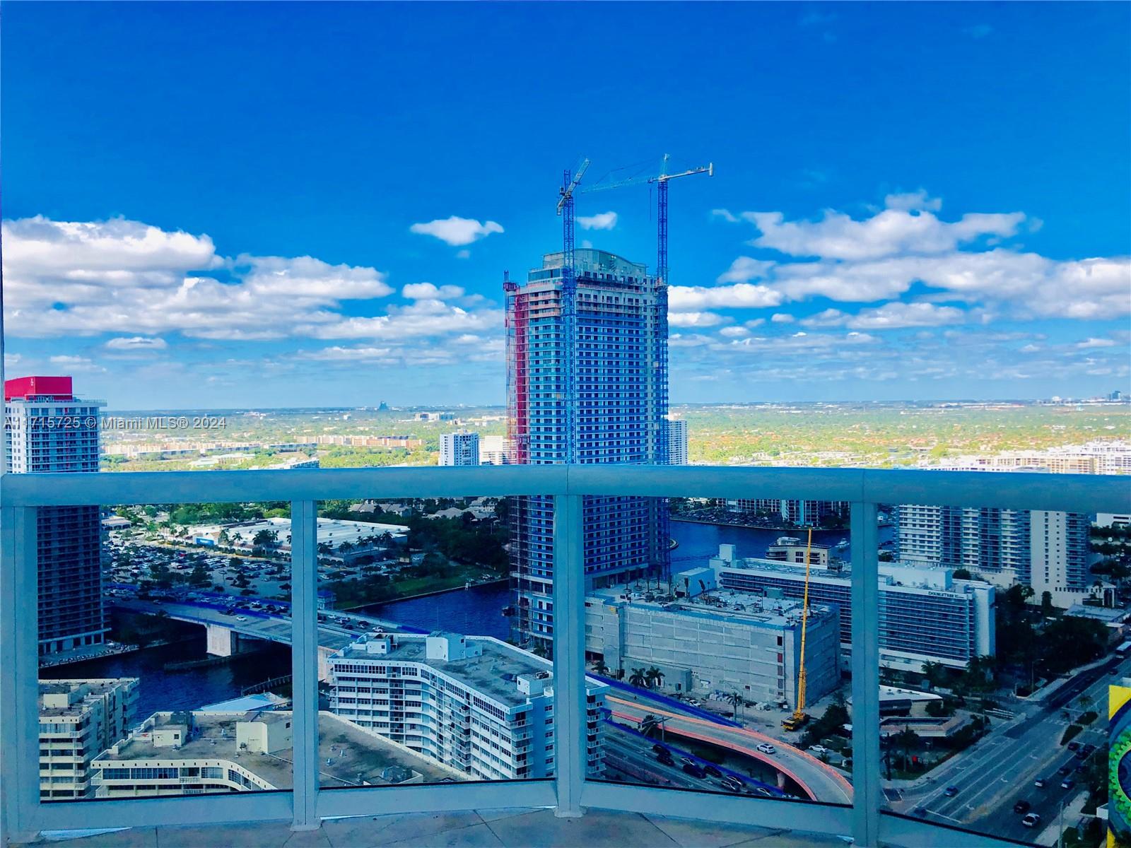 BEACH CLUB CONDO - Residential Lease