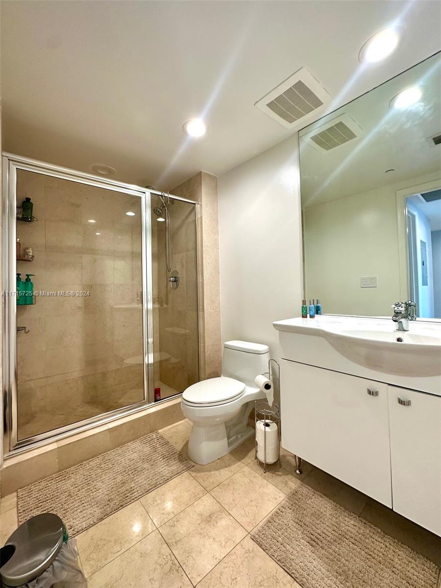 BEACH CLUB CONDO - Residential Lease