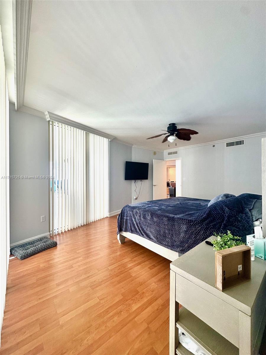 BEACH CLUB CONDO - Residential Lease