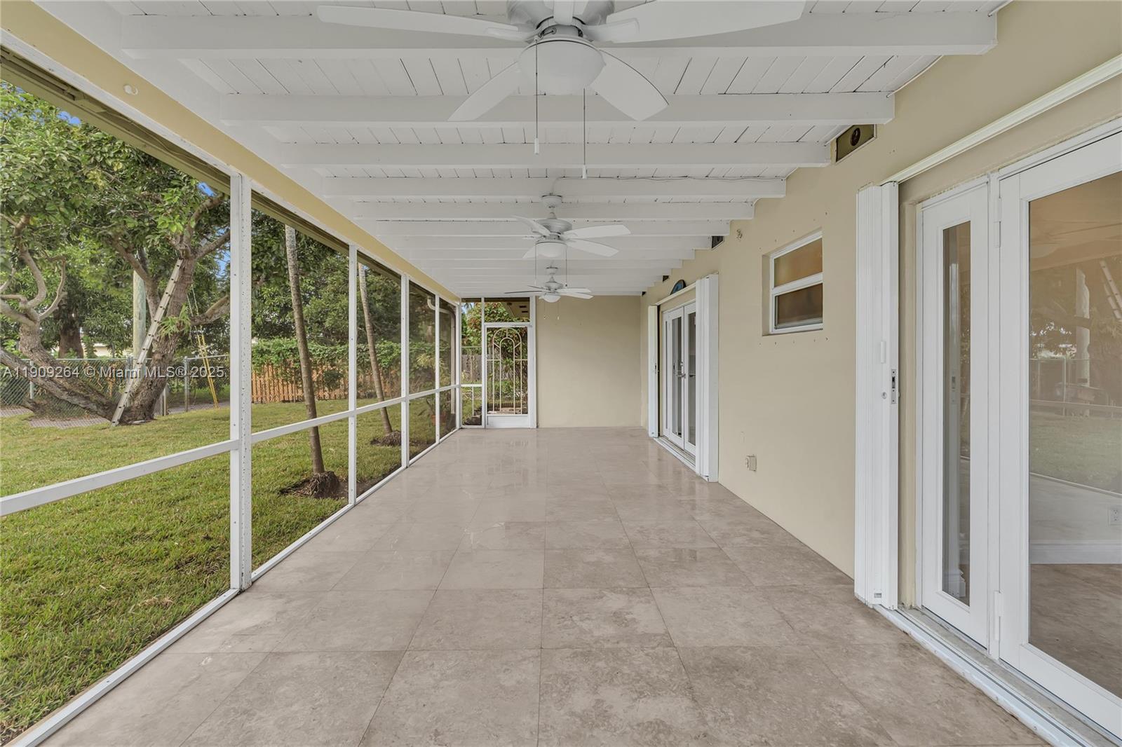 HOLLYWOOD HILLS - Residential Lease