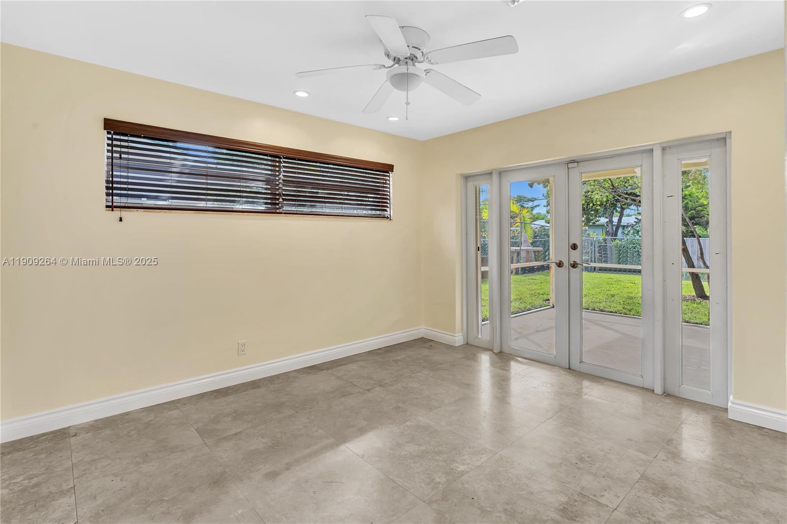 HOLLYWOOD HILLS - Residential Lease