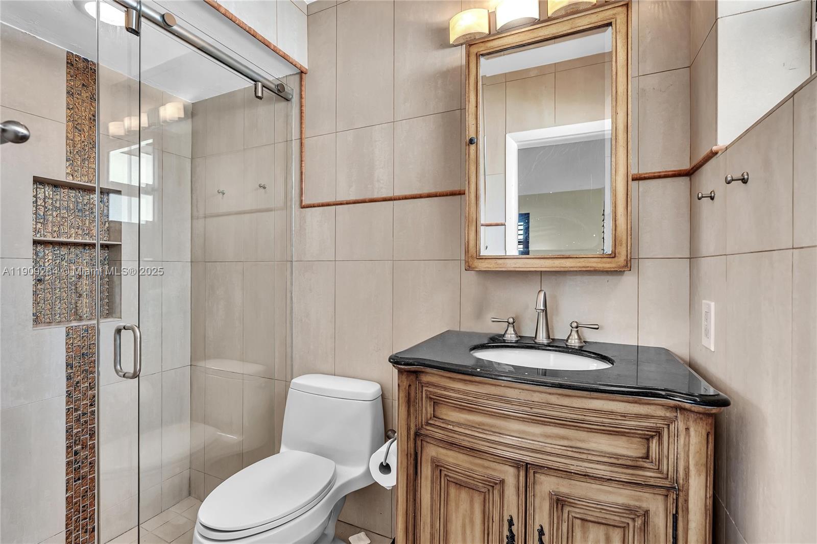 HOLLYWOOD HILLS - Residential Lease