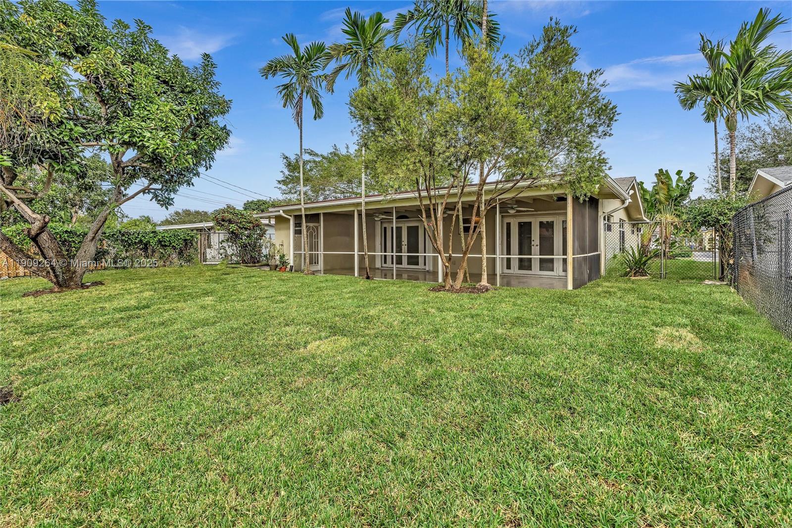 HOLLYWOOD HILLS - Residential Lease