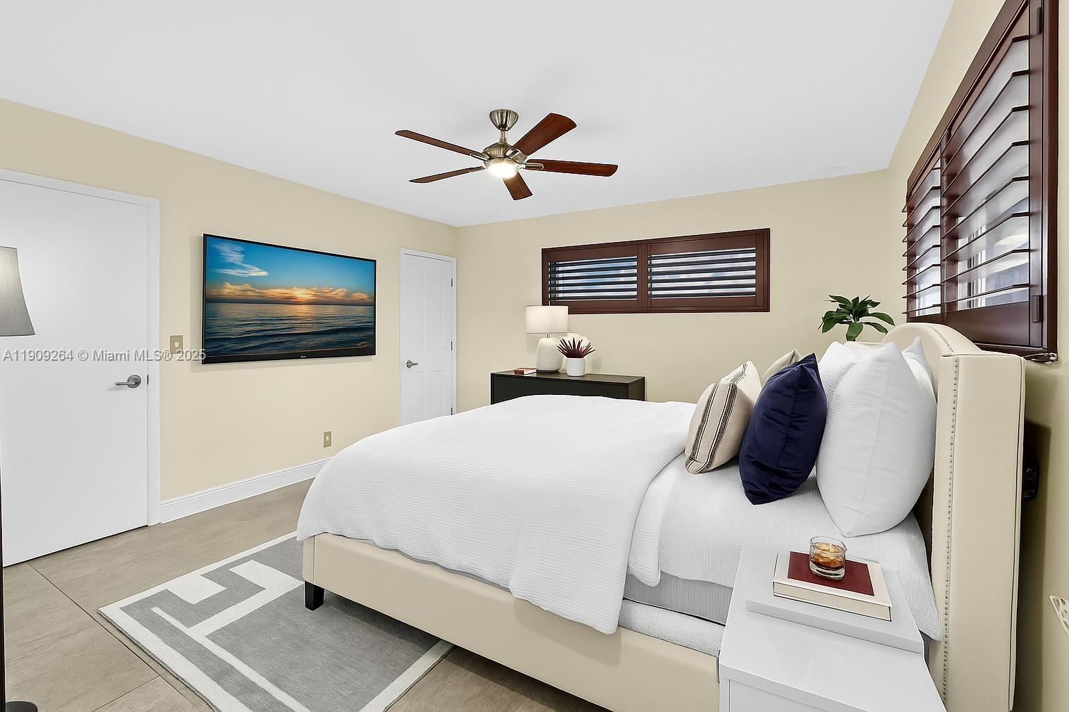 HOLLYWOOD HILLS - Residential Lease