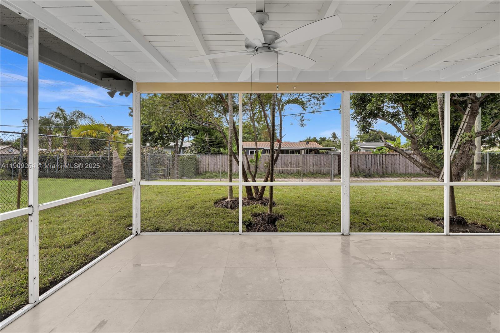 HOLLYWOOD HILLS - Residential Lease