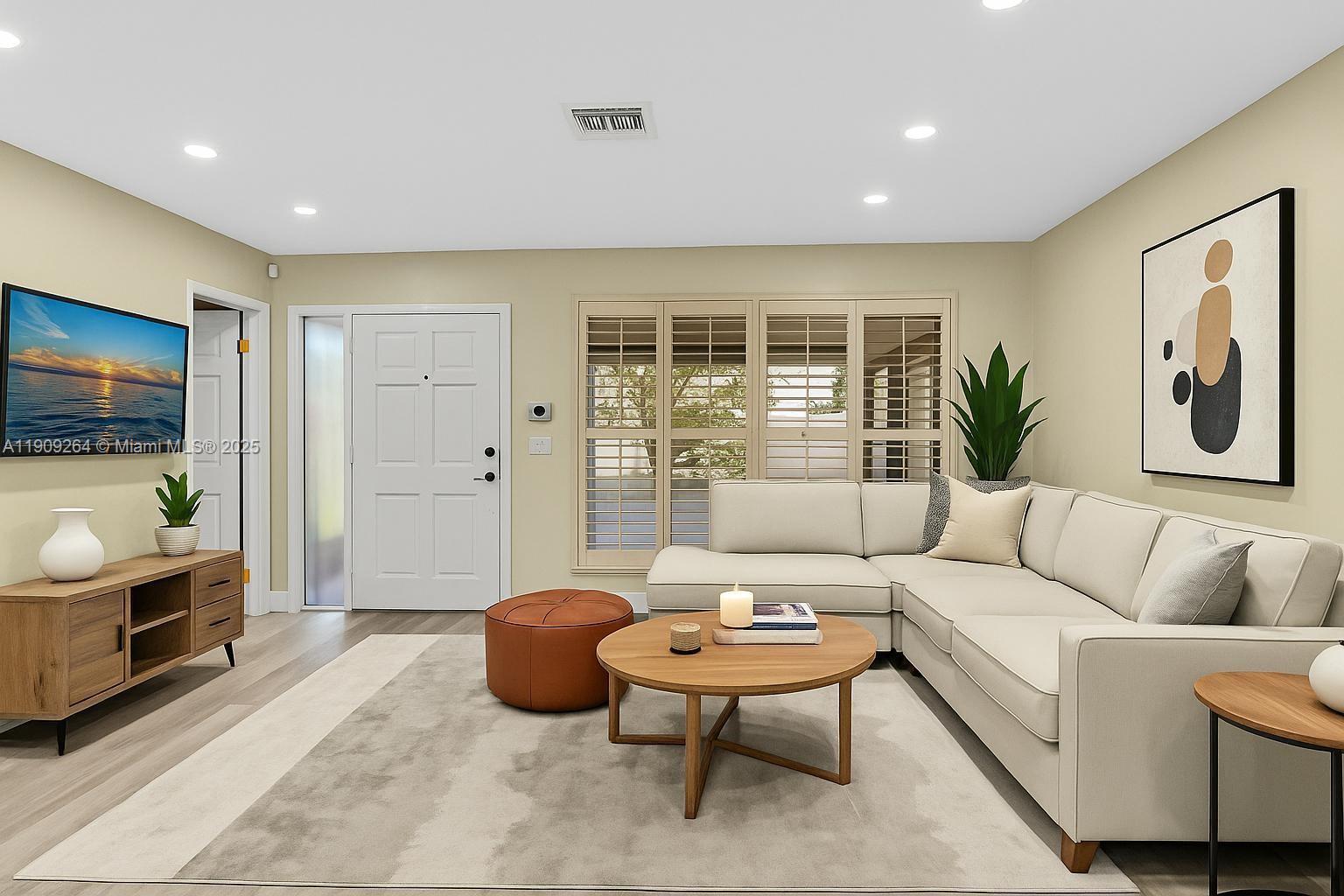 HOLLYWOOD HILLS - Residential Lease