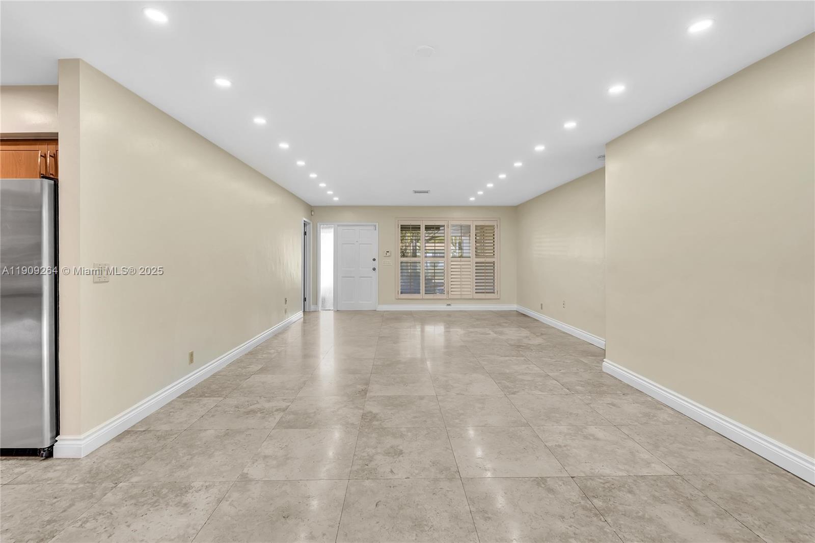 HOLLYWOOD HILLS - Residential Lease