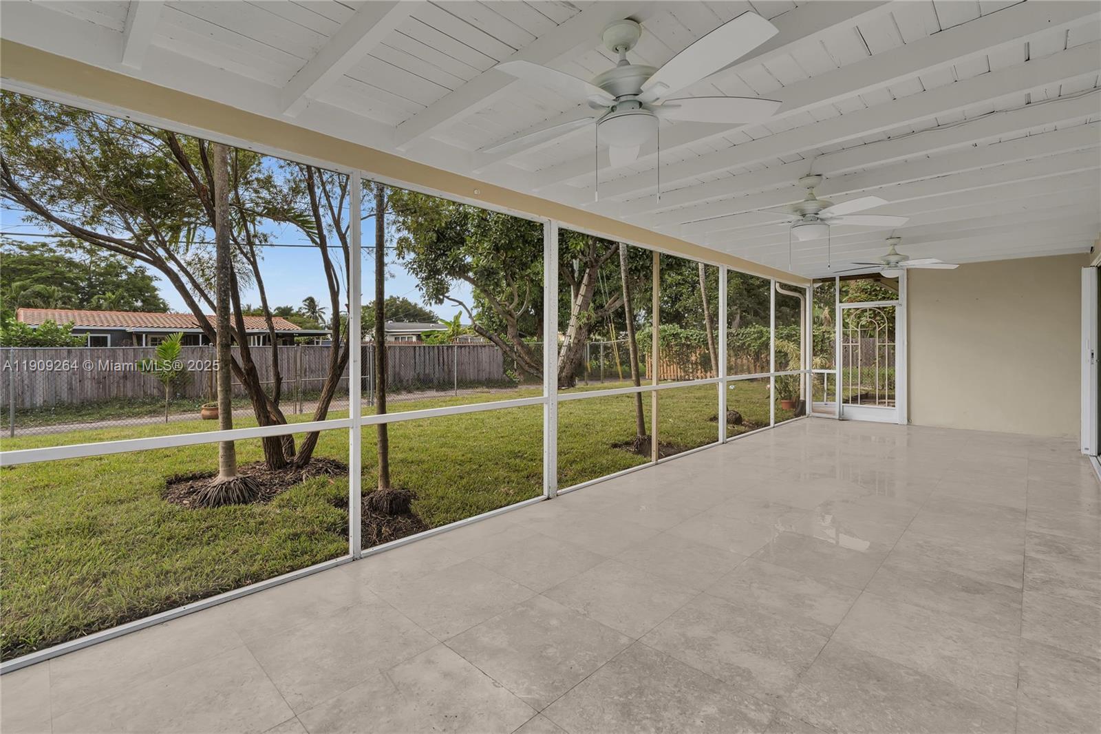 HOLLYWOOD HILLS - Residential Lease