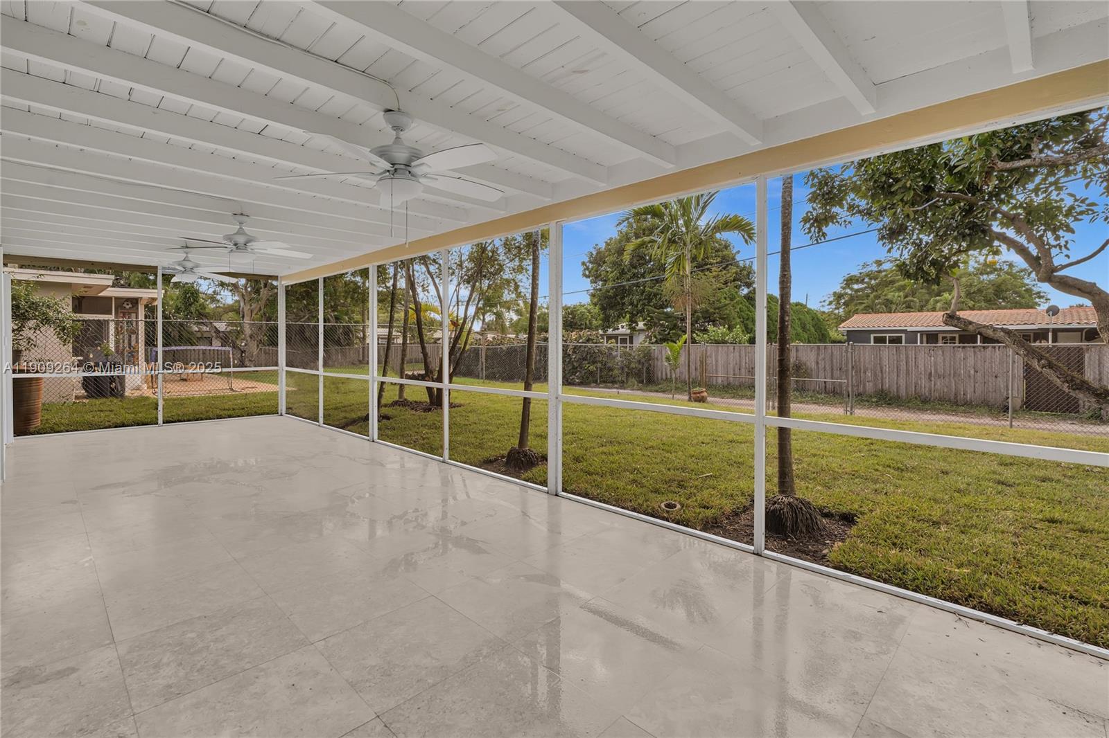 HOLLYWOOD HILLS - Residential Lease