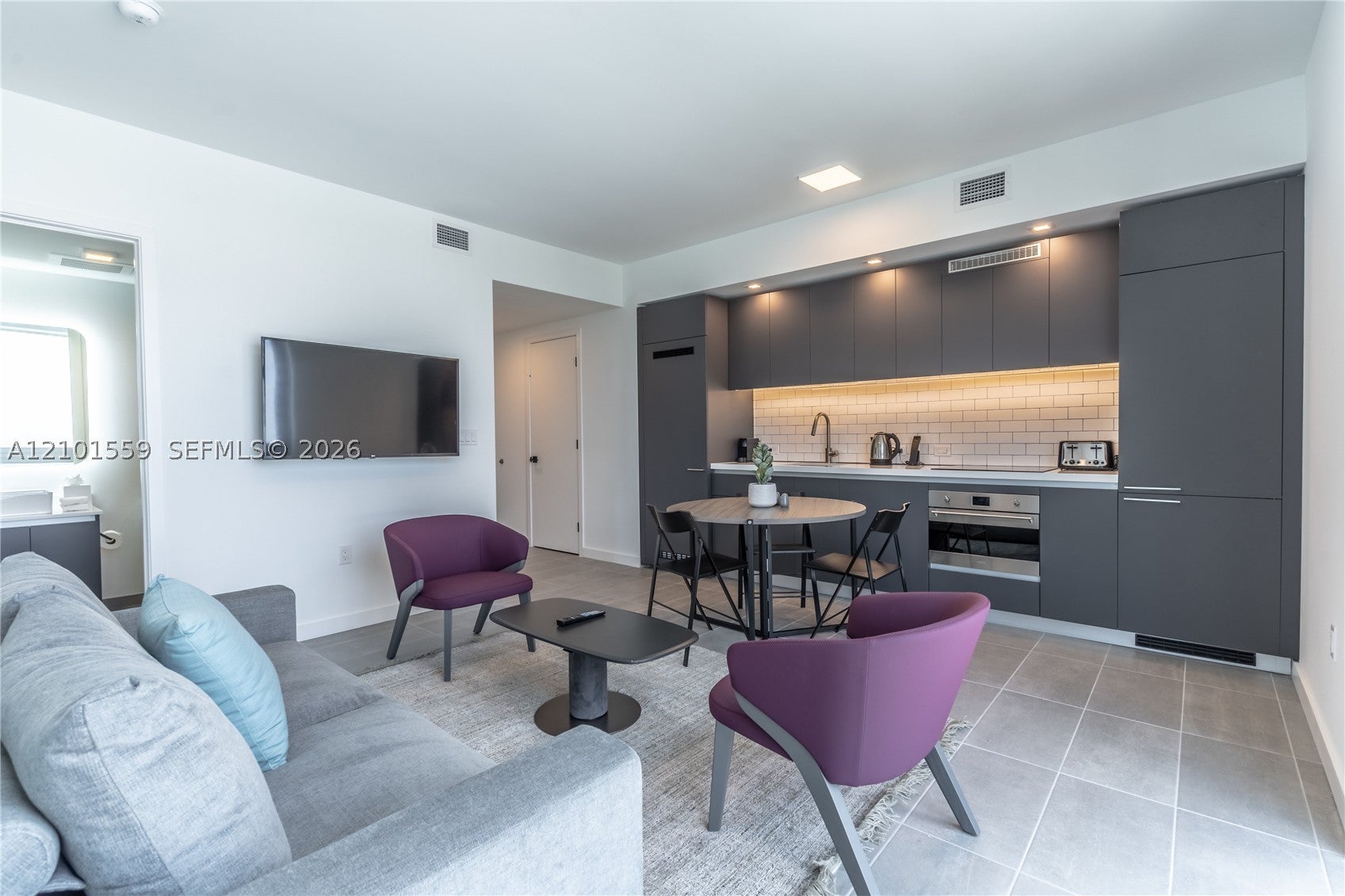 227 NE 2nd St 2906