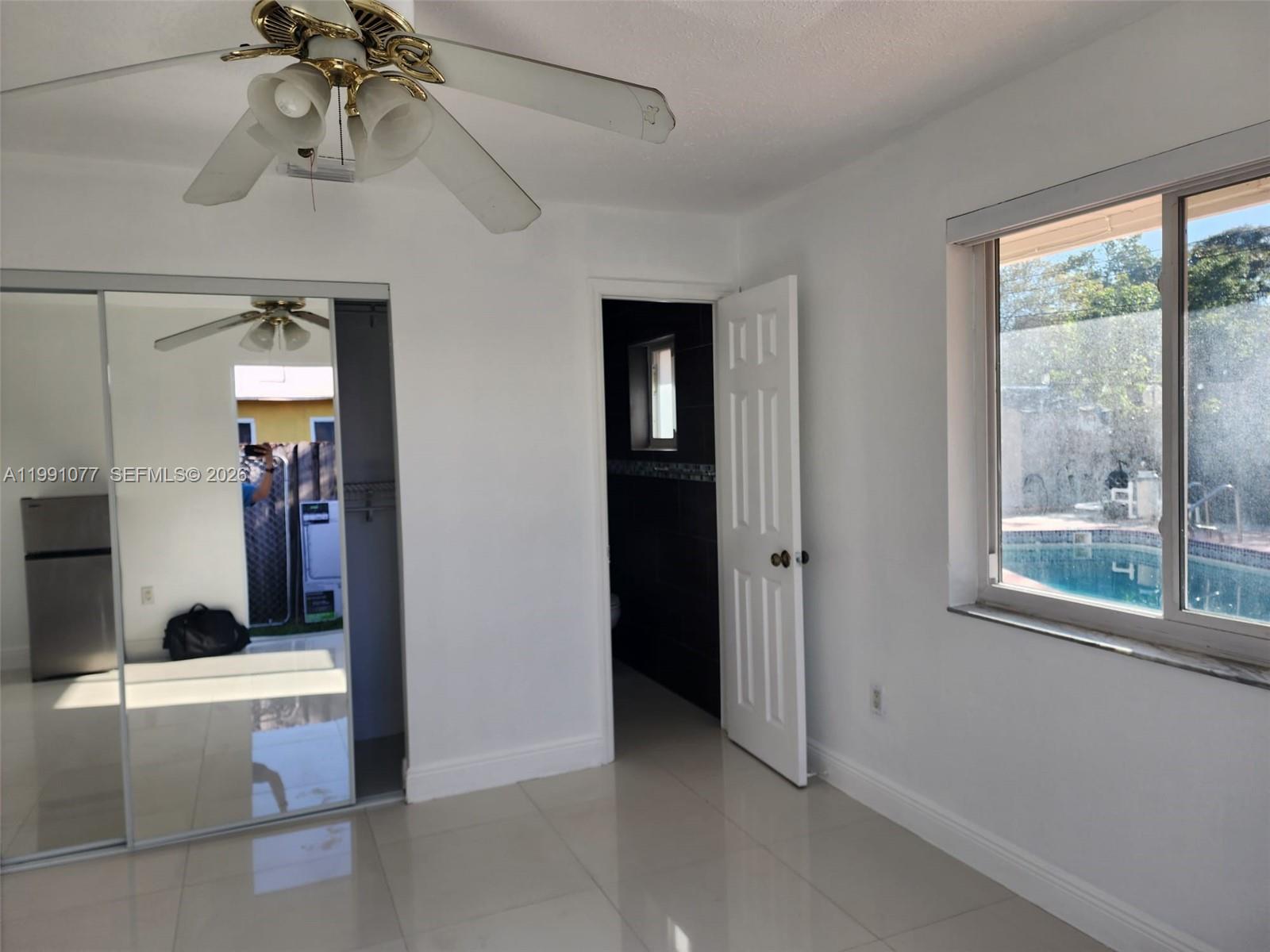 16101 SW 97th Ave Side/Studio