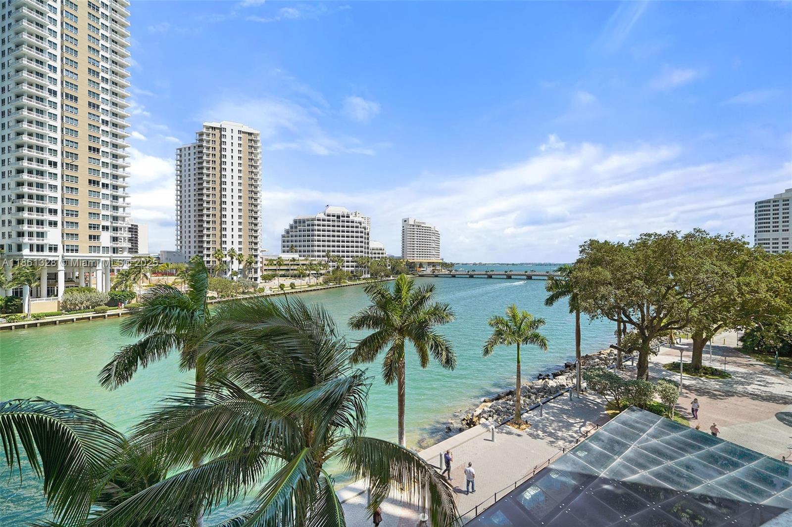 495 Brickell Ave 402