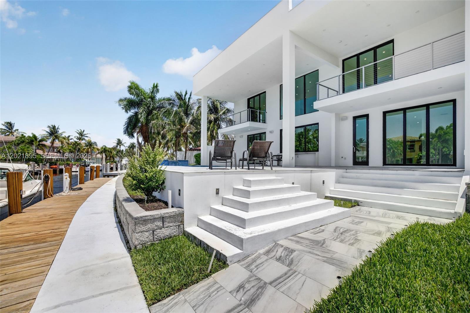 HILLSBORO HARBOR UNIT - Residential