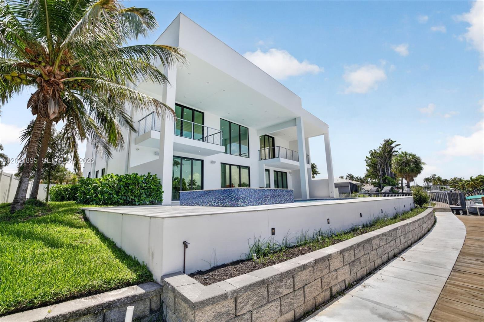 HILLSBORO HARBOR UNIT - Residential