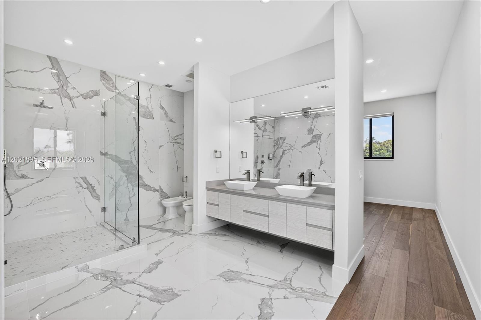 HILLSBORO HARBOR UNIT - Residential