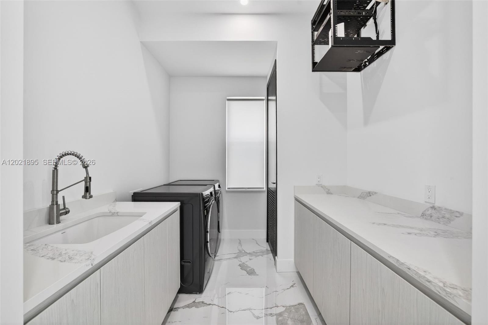 HILLSBORO HARBOR UNIT - Residential