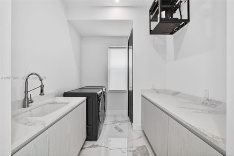 Tiny photo for 2751 NE 22nd Ct, Pompano Beach, FL 33062 (MLS # A12021895)