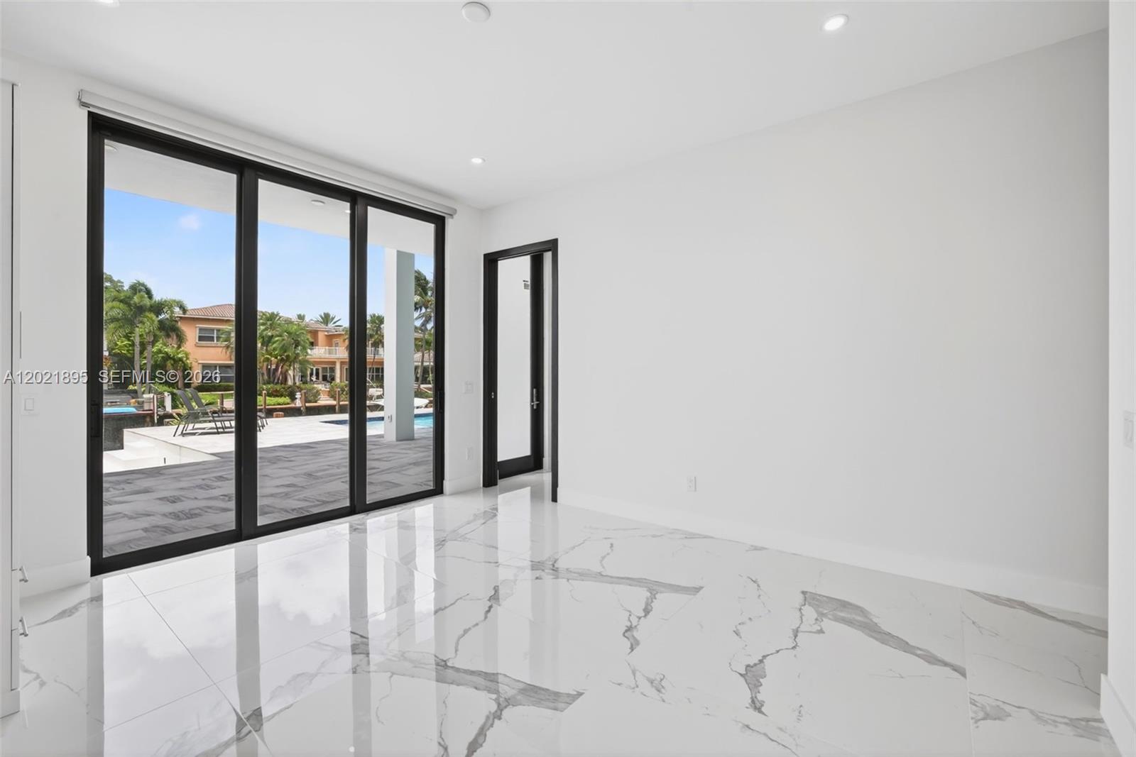 HILLSBORO HARBOR UNIT - Residential