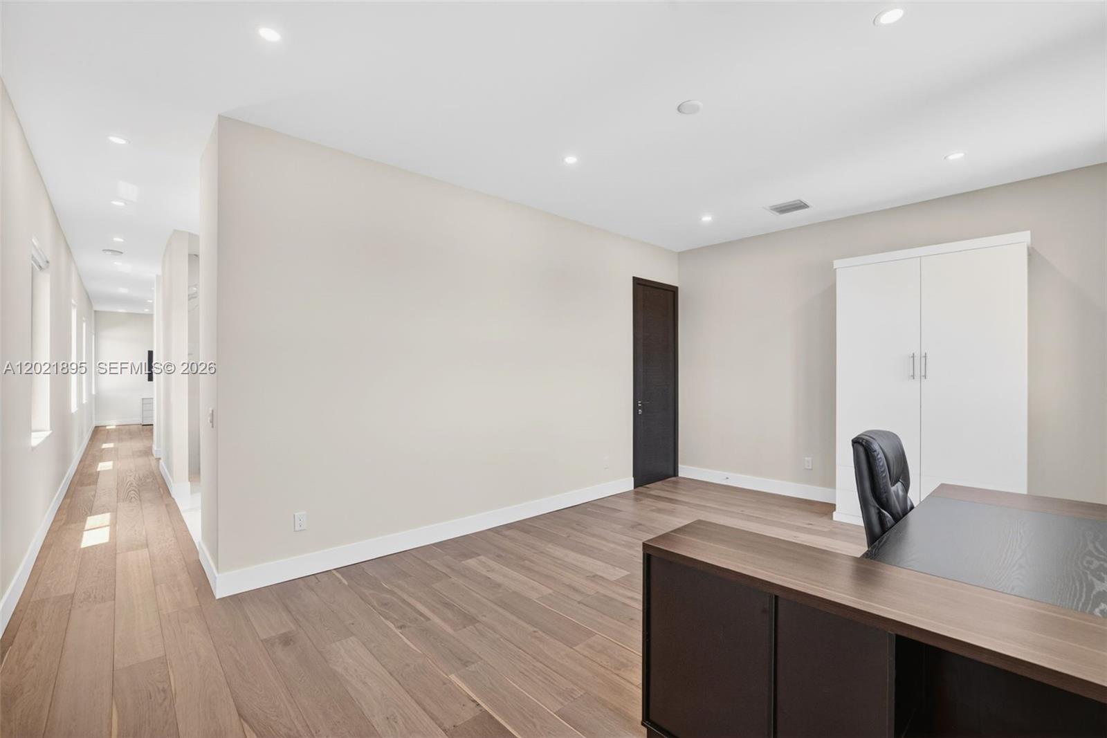 HILLSBORO HARBOR UNIT - Residential
