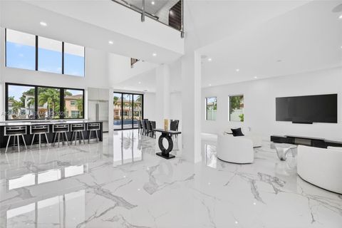 Tiny photo for 2751 NE 22nd Ct, Pompano Beach, FL 33062 (MLS # A12021895)