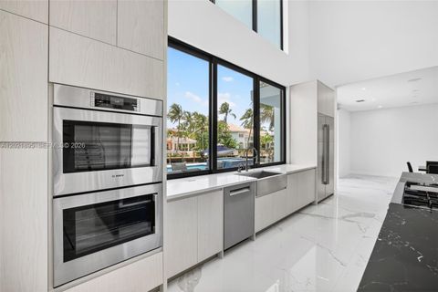 Tiny photo for 2751 NE 22nd Ct, Pompano Beach, FL 33062 (MLS # A12021895)
