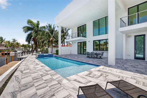Tiny photo for 2751 NE 22nd Ct, Pompano Beach, FL 33062 (MLS # A12021895)