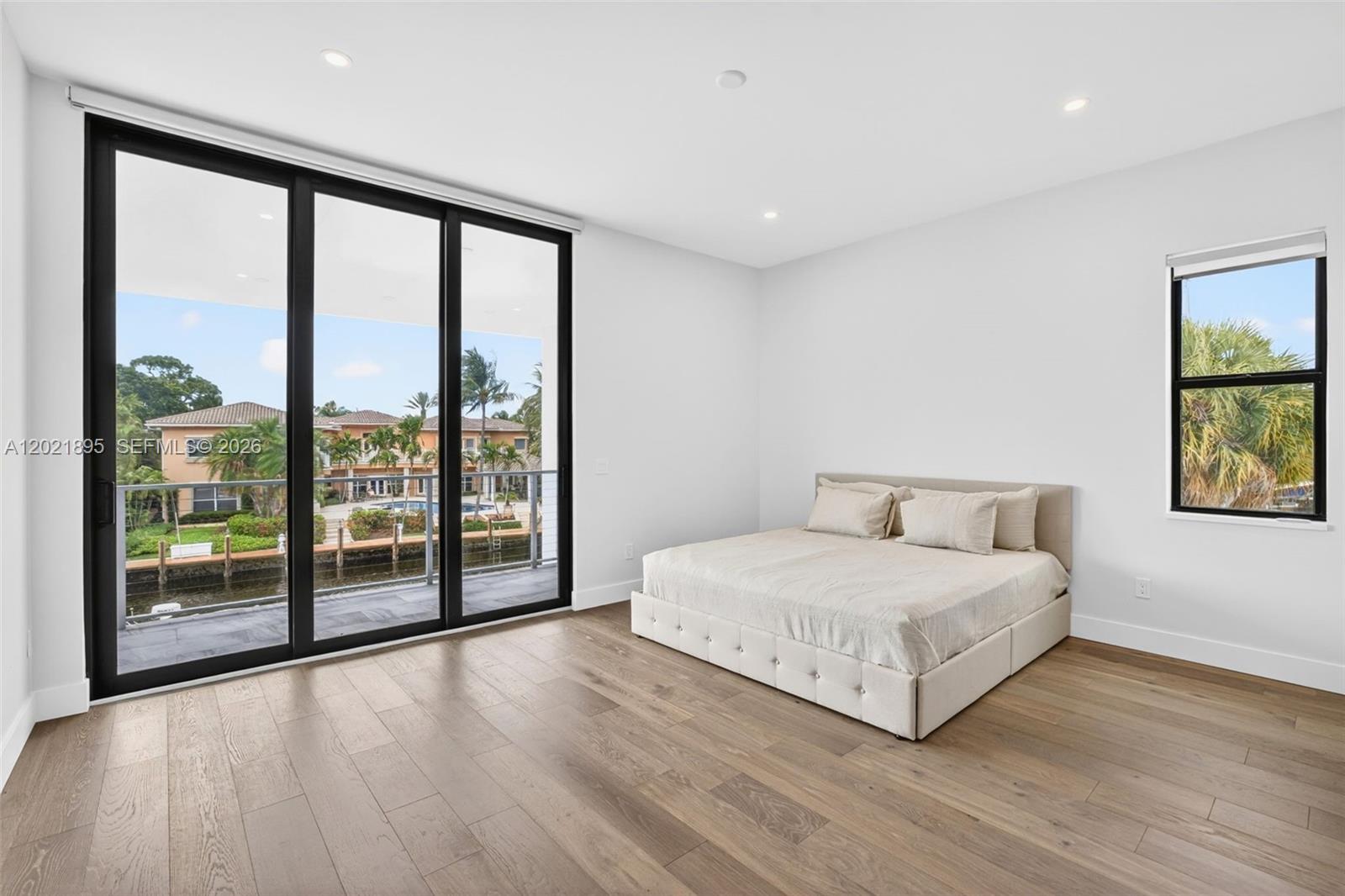 HILLSBORO HARBOR UNIT - Residential