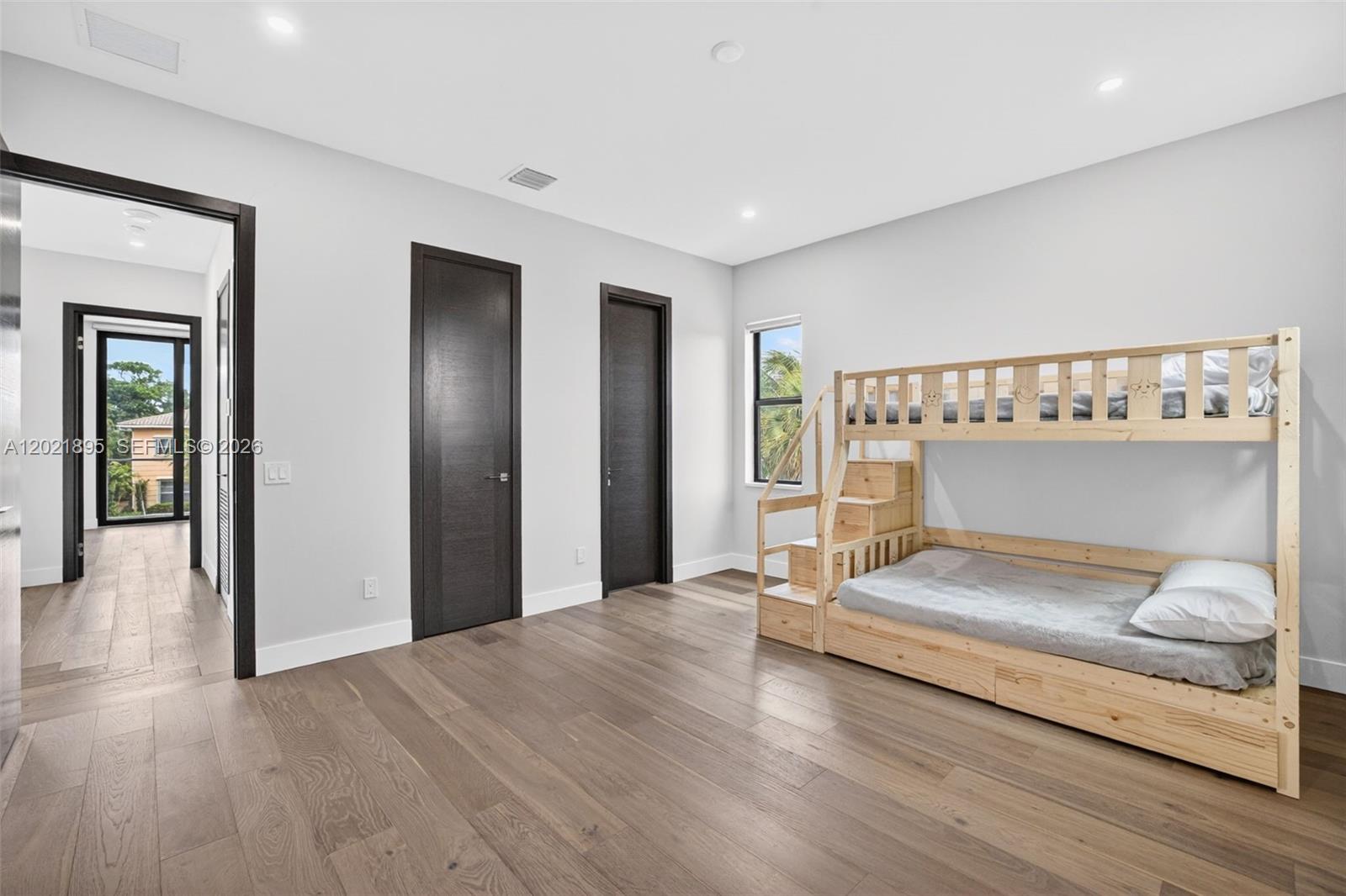 HILLSBORO HARBOR UNIT - Residential