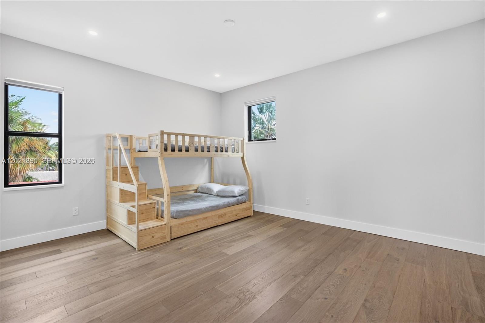 HILLSBORO HARBOR UNIT - Residential