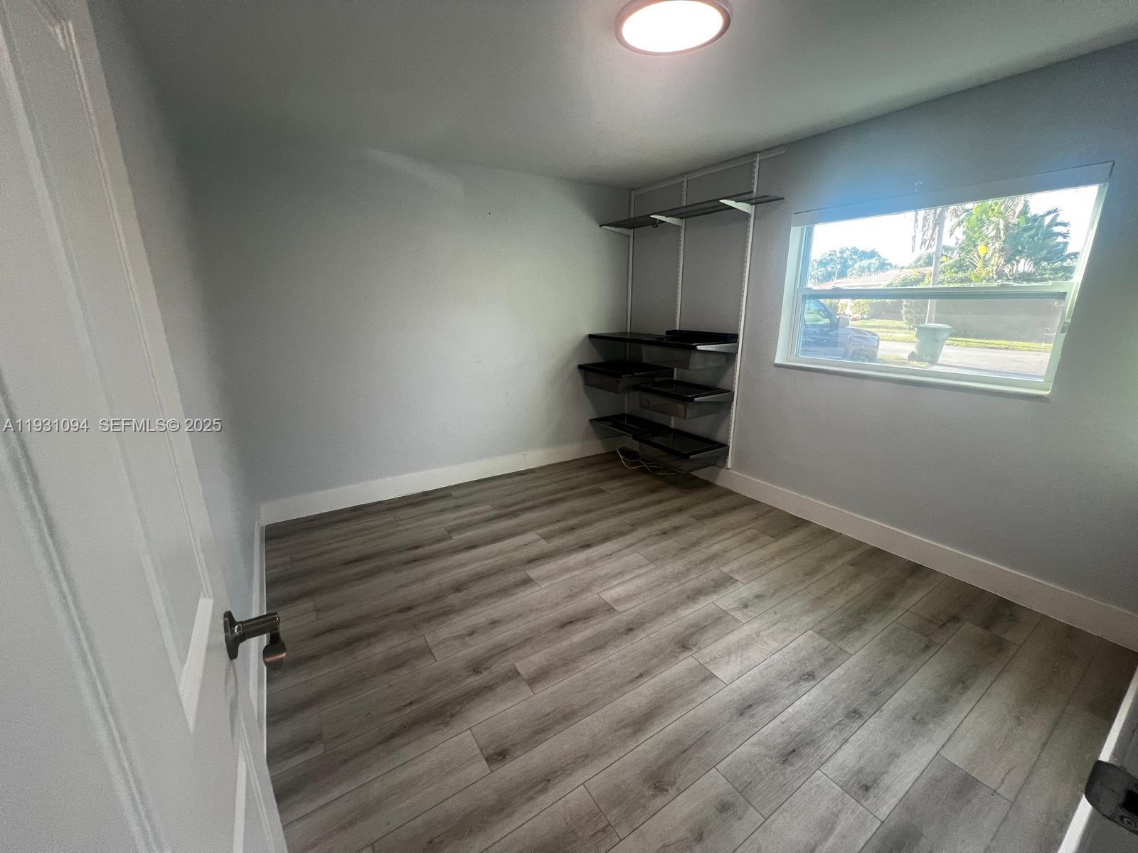 PALM SPRINGS NORTH SEC S - Residential Lease