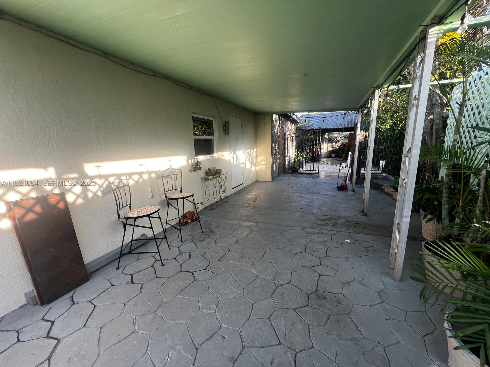 PALM SPRINGS NORTH SEC S - Residential Lease