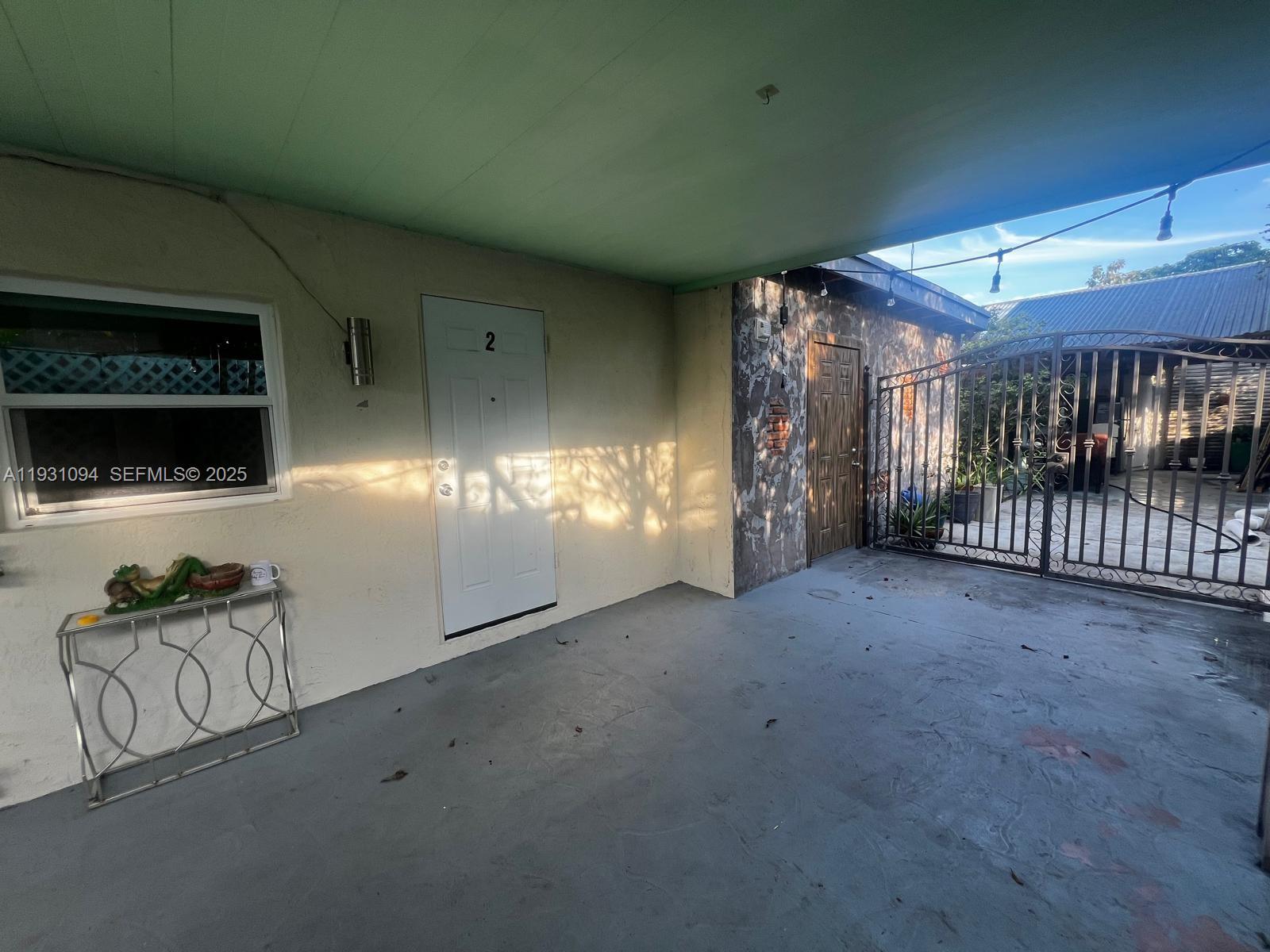 PALM SPRINGS NORTH SEC S - Residential Lease