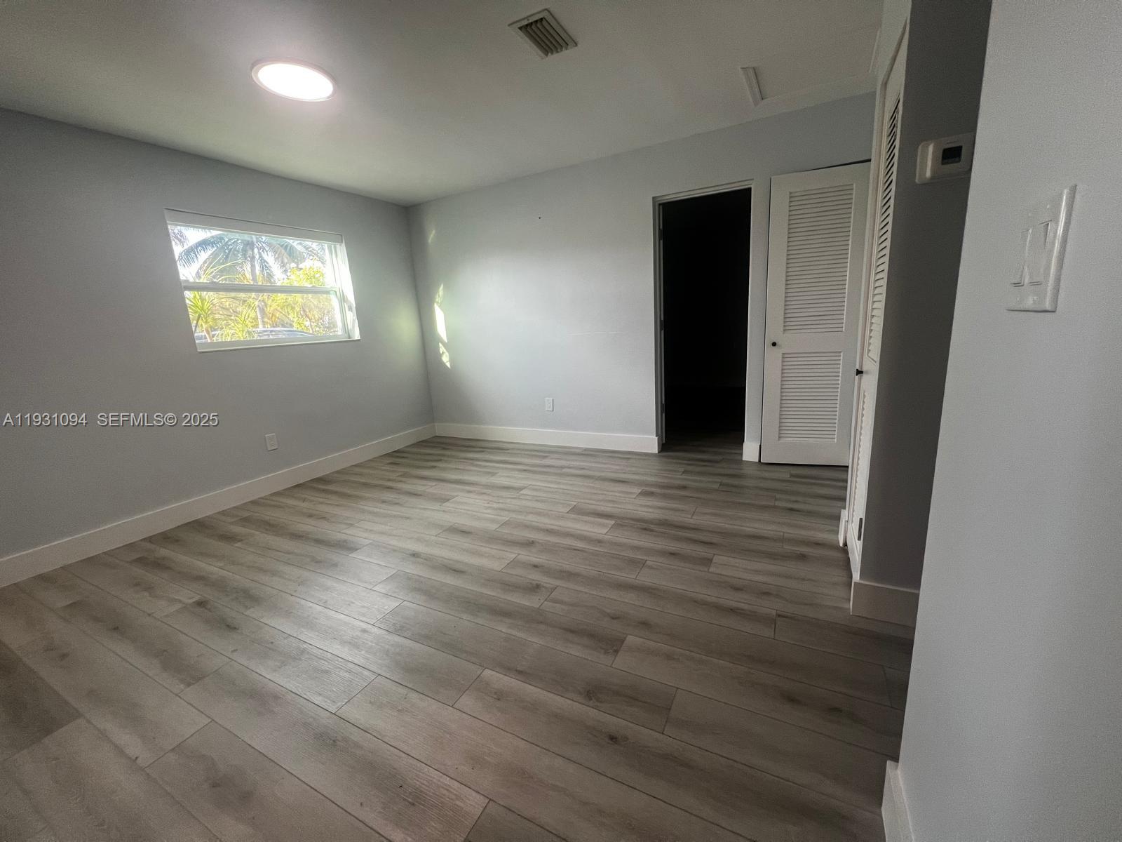 PALM SPRINGS NORTH SEC S - Residential Lease