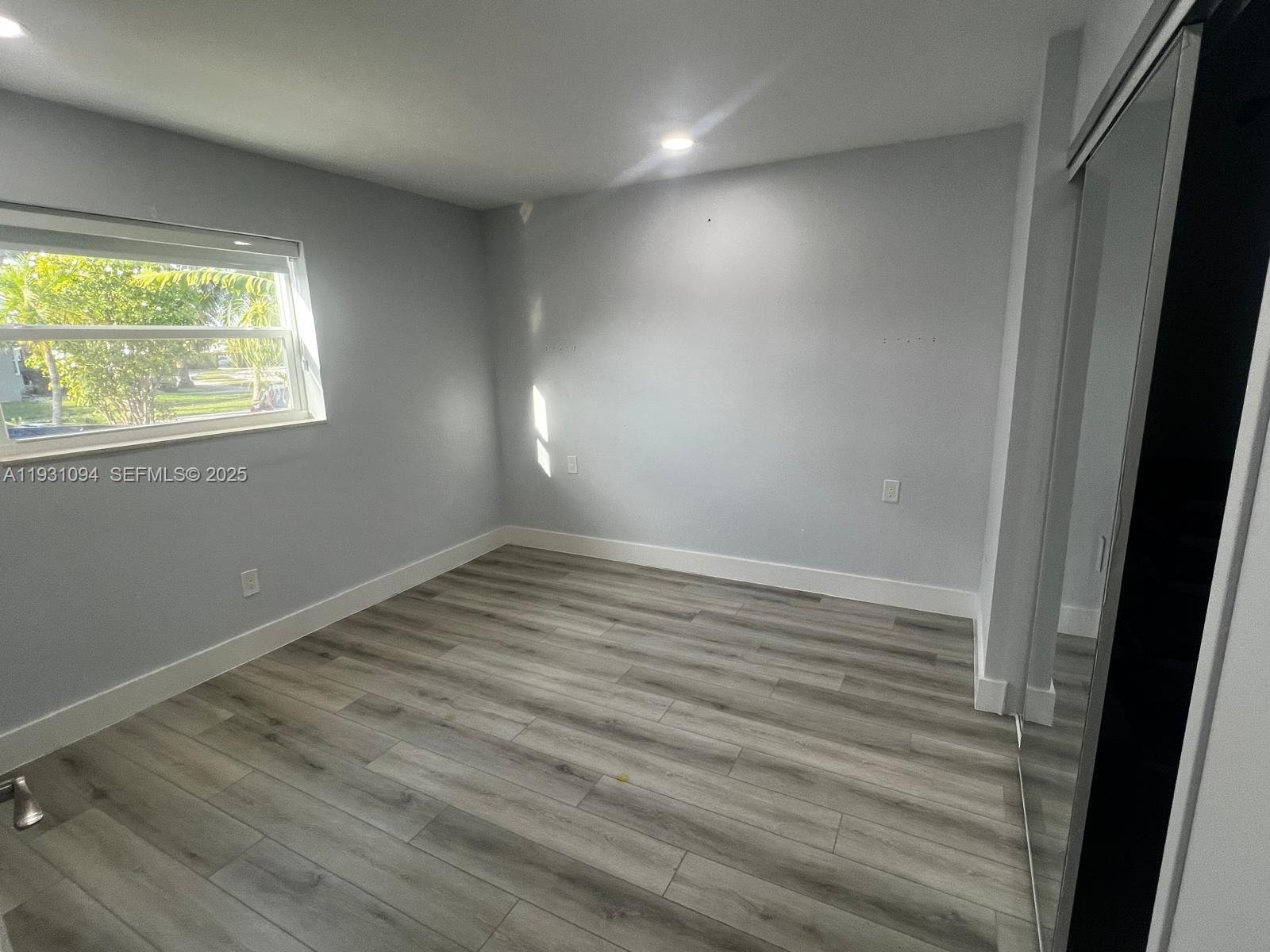 PALM SPRINGS NORTH SEC S - Residential Lease