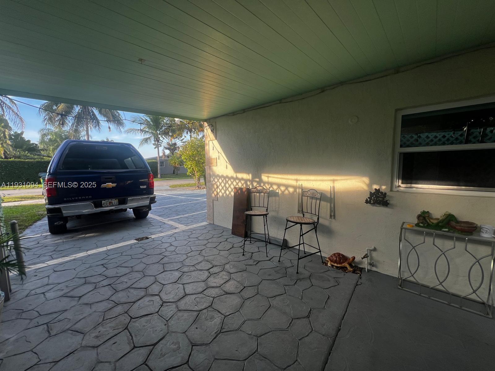 PALM SPRINGS NORTH SEC S - Residential Lease