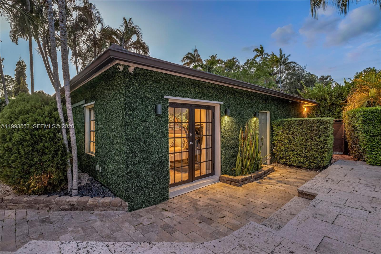 MIAMI SHORES SEC 3 - Residential