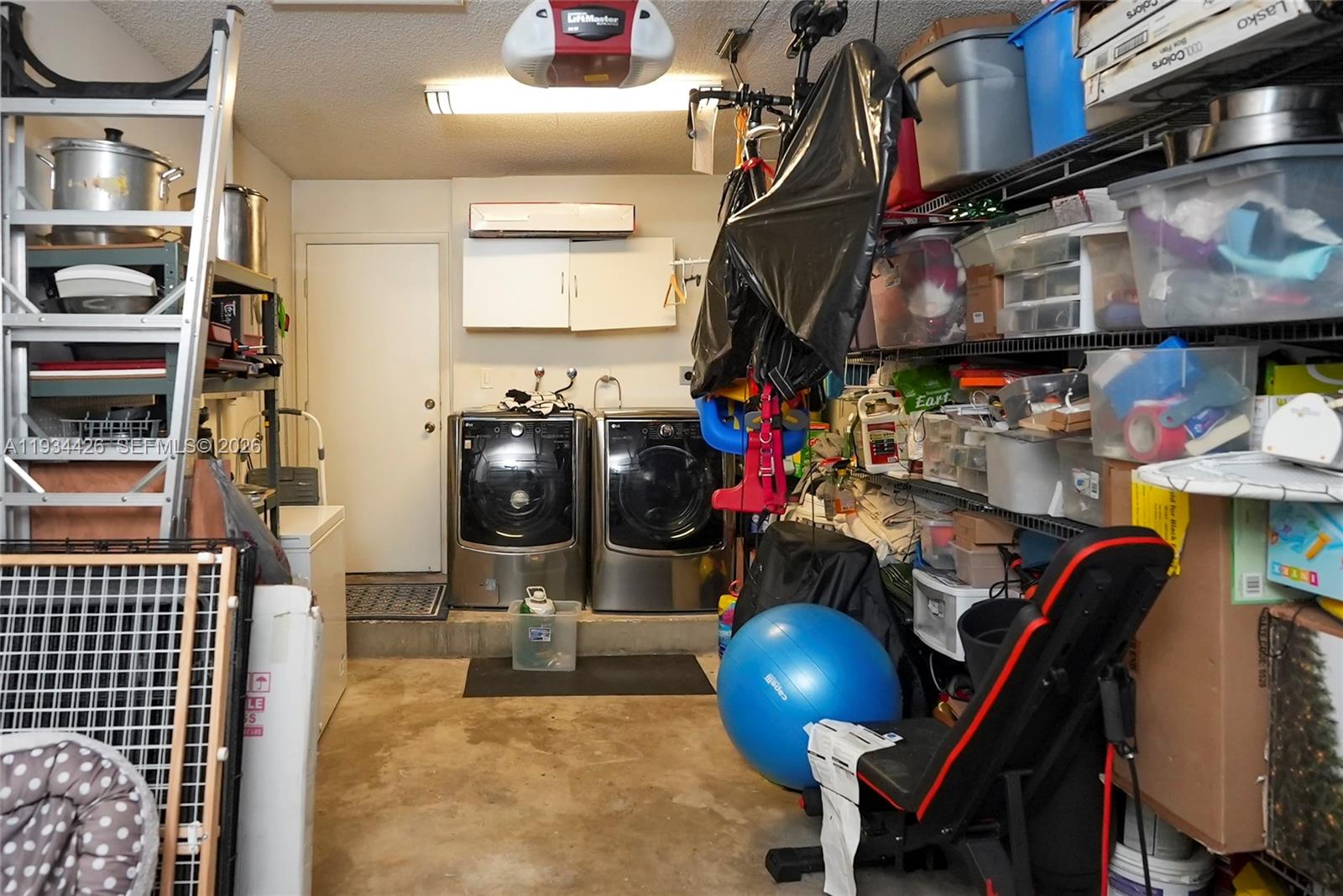 PATIO HOMES OF DORAL PINE - Residential