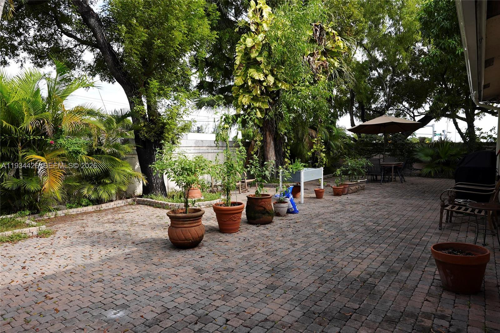 PATIO HOMES OF DORAL PINE - Residential