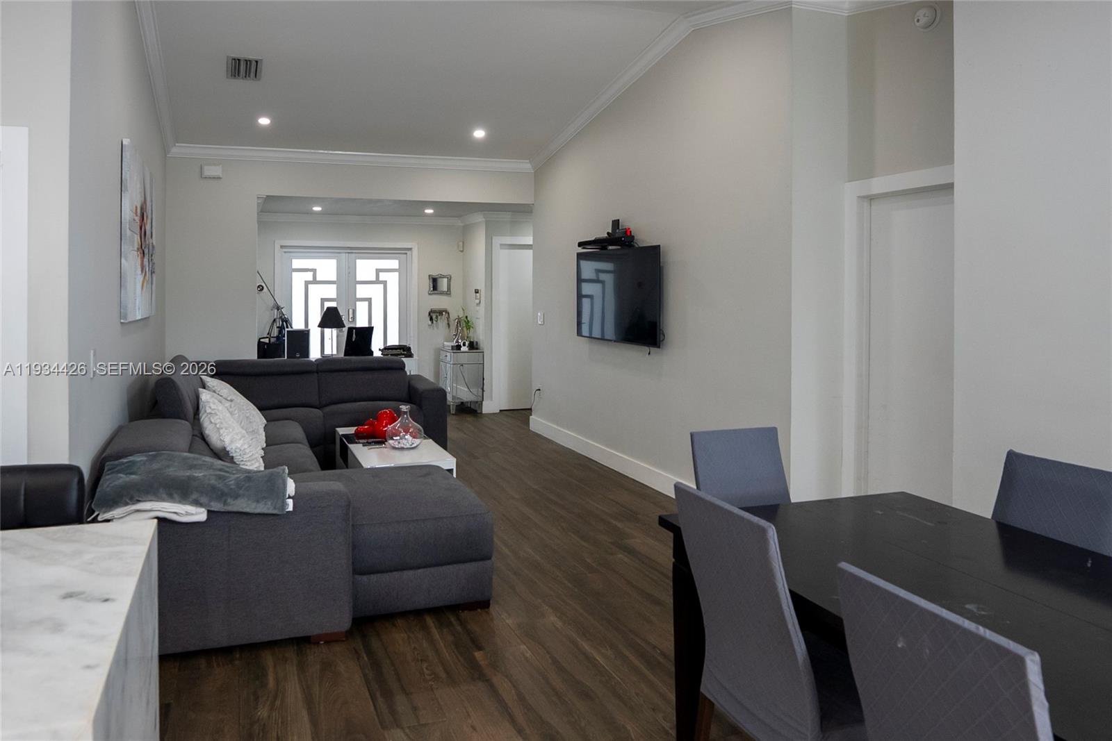 PATIO HOMES OF DORAL PINE - Residential